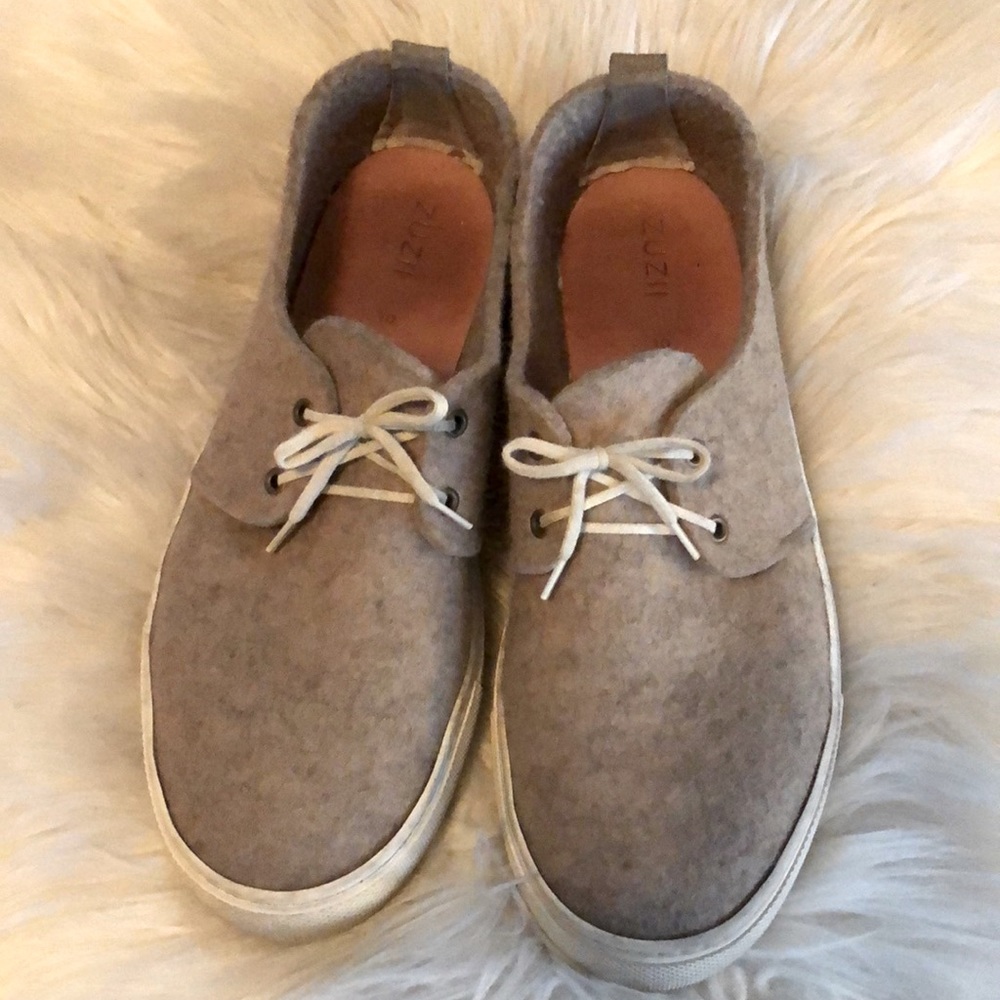 Zuzii wool felt sneaker in Khaki * Size 10